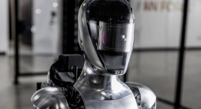 Humanoid robot áll szolgálatba a BMW gyárában