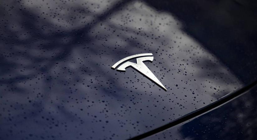 Augusztusban érkezik egy vadonatúj Tesla