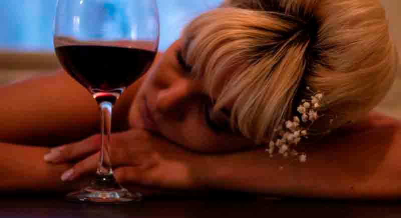 A kutatók megfejtették, miért okoz fejfájást a vörösbor
