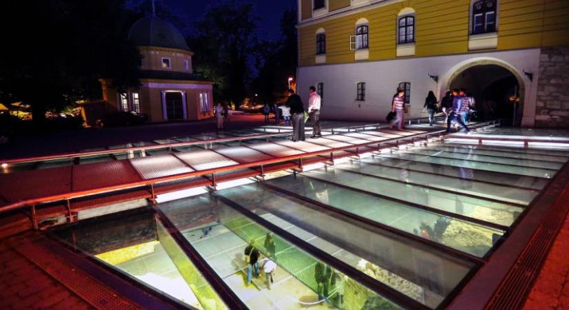 Történeti épületek helyreállításáról tartanak fórumot Pécsen