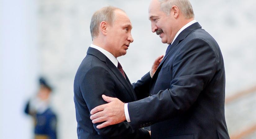 „Felhasználásuk rendjét Putyin elnökkel konzultálva határozzuk meg” – mondta az országában lévő orosz atomfegyverekről a békepárti Belarusz békepárti elnöke