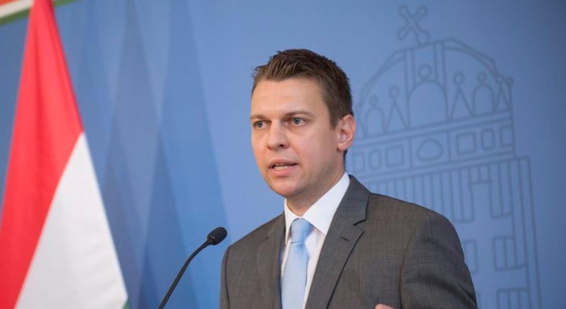 Menczer Tamás: elsőként nyilvántartásba vette a Fidesz-KDNP EP-listáját a választási iroda  videó