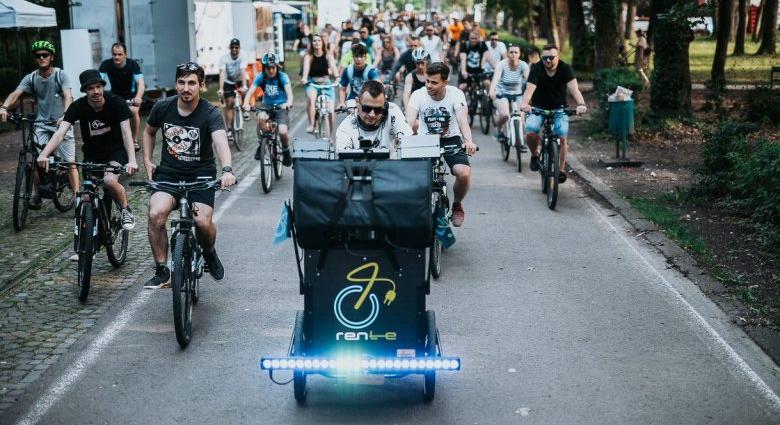 Minifesztivált szerveznek, zenés bicikliparádéval kezdenek