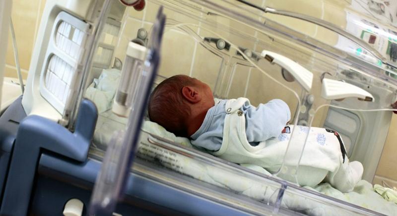 Szívszorító! Újszülött kislányt hagytak a Heim Pál kórház inkubátorában