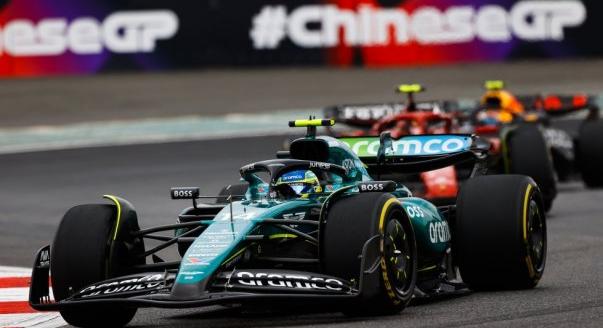 Felülvizsgáltatja Alonso kínai büntetését az Aston