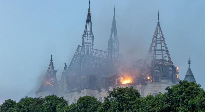 Az orosz támadás után így néz ki az ukrán „Harry Potter kastély”  képgaléria