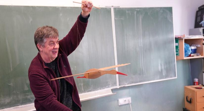Motiváció nélkül nincs tanítás – vallja az életműdíjas debreceni fizikatanár, Tófalusi Péter