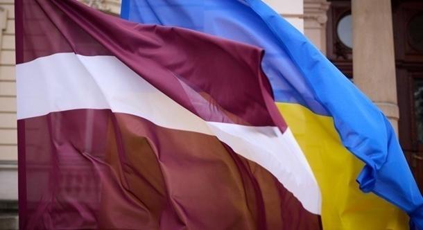 Bejelentette a lett miniszterelnök, Riga újabb katonai segélyt hagyott jóvá Ukrajnának