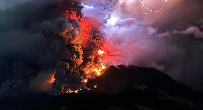 Egy nap alatt háromszor is kitört egy indonéz vulkán
