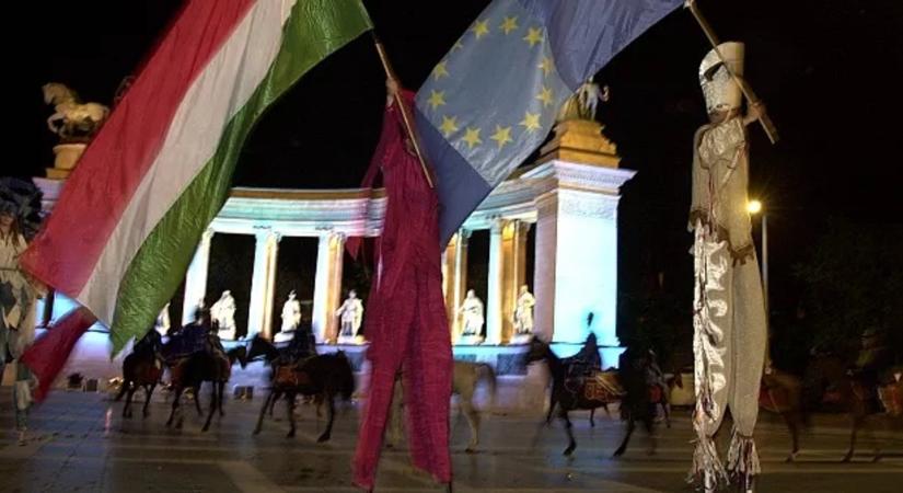 Az örömódától Brüsszel ostromáig: Magyarország 20 éve az EU-ban