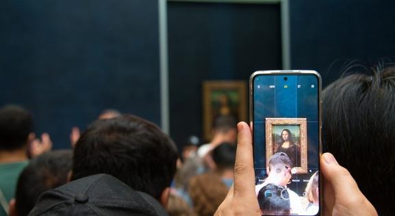 Kis híján megsemmisült a Mona Lisa: csak a szerencsén múlt, hogy túlélte