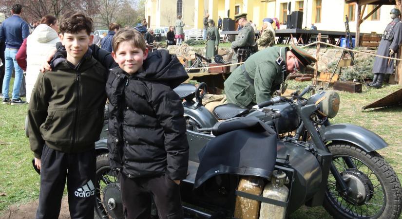 Ma bemutatókkal zárul Pákozdon a háborús tárlat