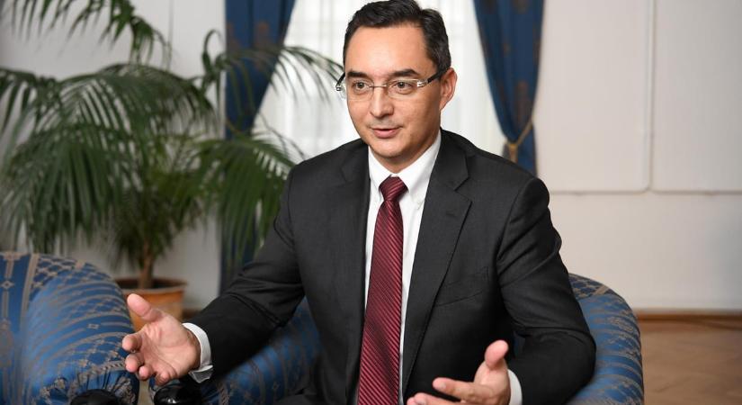 „Semmi nem marad következmények nélkül” – akkumulátorgyárak vezetőivel egyeztetett Debrecen polgármestere, Papp László