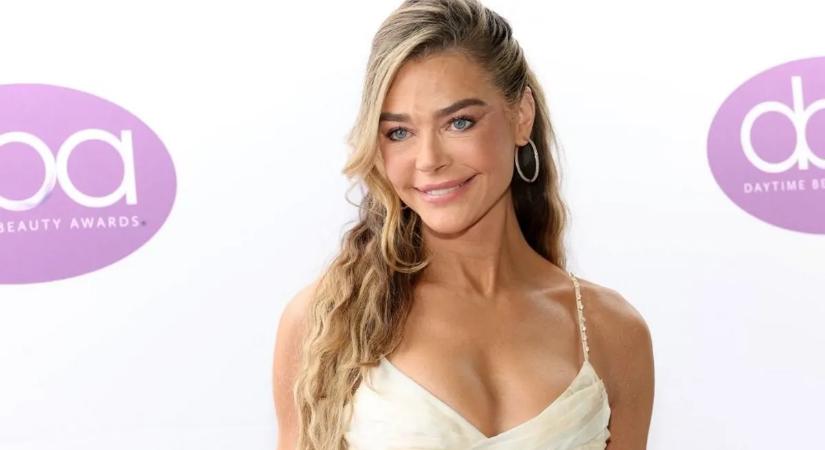 Nem titkolja tovább: sokkoló fotók kerültek ki Denise Richardsról