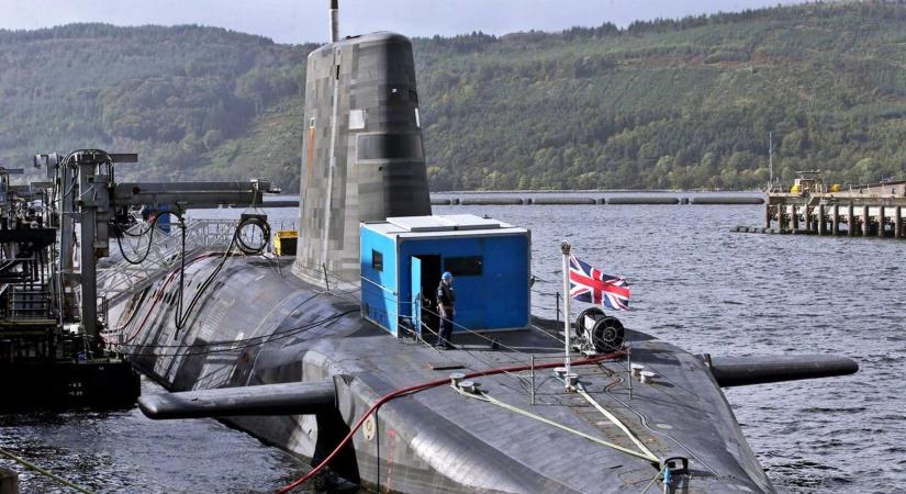 Román nőt is gyanúsítanak a brit tengeralattjáró-bázisnál történt incidens ügyében