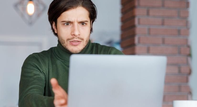 Véletlenül a feleségét pillantotta meg a Google Maps műholdképén: elborzadt a látványtól, majd be is adta a válópert