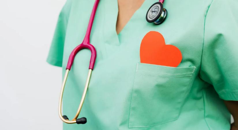 "Úgy éreztem, nem vesznek komolyan" - szorongásnak hitték a tüneteit, hazazavarták a dokik a szívbeteg lányt