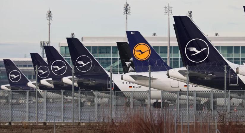 Horror a repülőn: 13 óráig utaztak egy holttesttel a fedélzeten