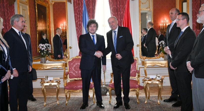 Sulyok Tamás fogadta az argentin államfőt