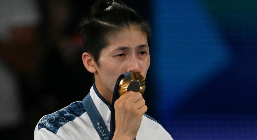 Átment a nemi teszten, a nők között bokszolhat Helif sorstársa