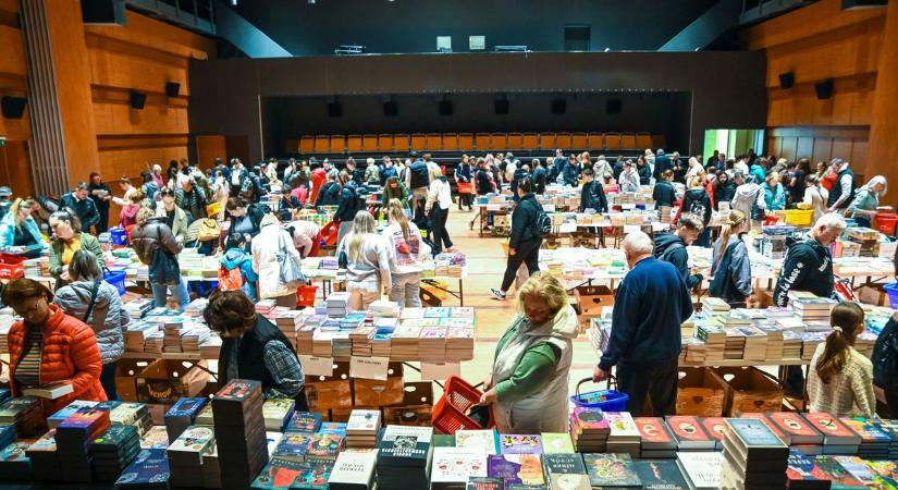 Mindenki ezt akarta: elképesztő tömeg gyűlt össze a Babitsnál (galéria)