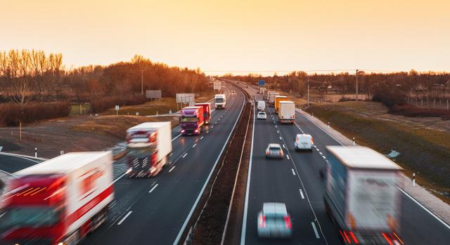 Sok autós nem ismeri ezt a 60 perces szabályt: mentesíthet a bírság alól