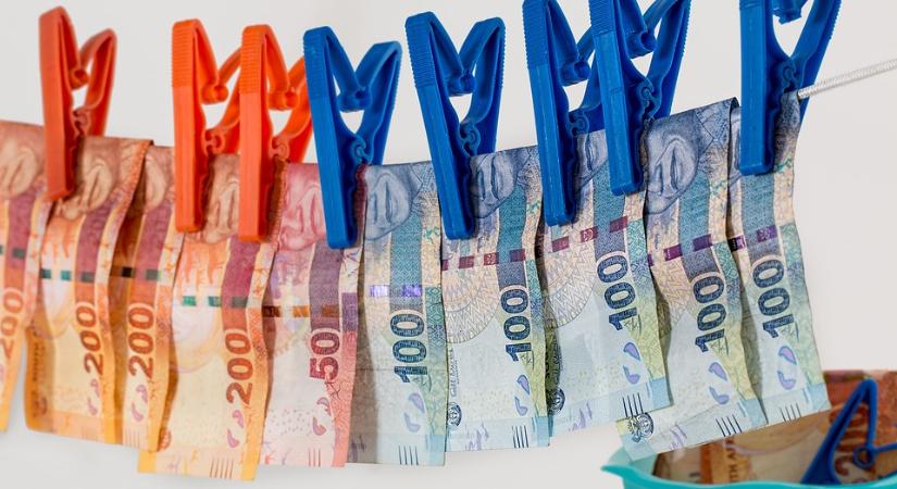 Újabb pénzmosási ügy, ezúttal egy indiai férfit keresnek a magyar rendőrök