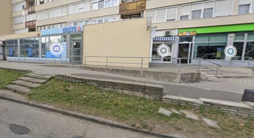 Rohantak a tűzoltók: beszorult egy ember a gödöllői bankba