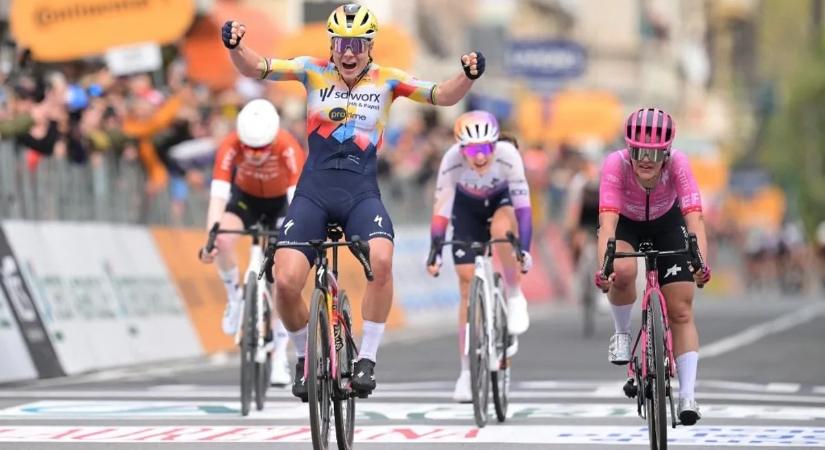 Vas Blanka mögött jött a hatalmas bukás: szaltózva estek át a szalagkorláton – videó