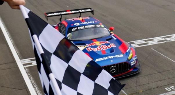 Verstappen Mercedesszel is nyert a Nordschleifén