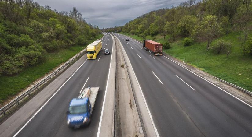 Így mehetsz fel autópálya-matrica nélkül az M3-asra vagy az M25-ösre