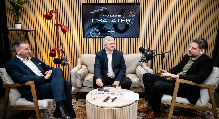 Mindent bevetnek a kampány utolsó heteiben, új frontokat nyitott a Fidesz és a Tisza