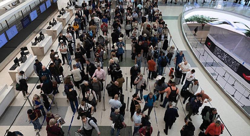 Teljesen lebénulhatnak az amerikai repülőterek