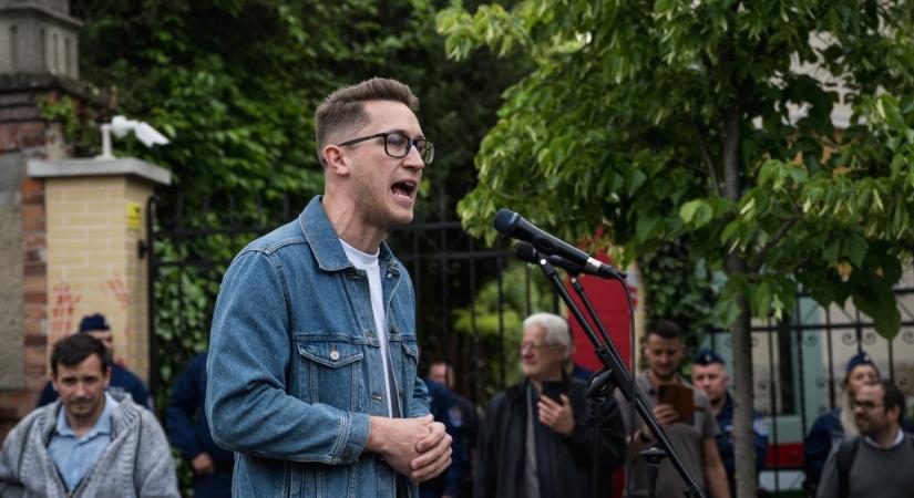 Momentum-frakcióvezető: lépjenek vissza a billegő körzetek DK-s és kutyapártos jelöltjei