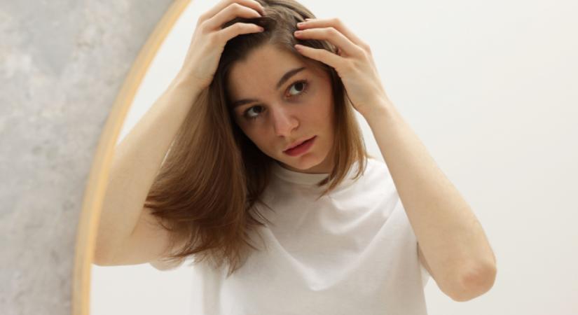 Kevesen tudják: Ezért nem szabad kihúzni az ősz hajszáladat