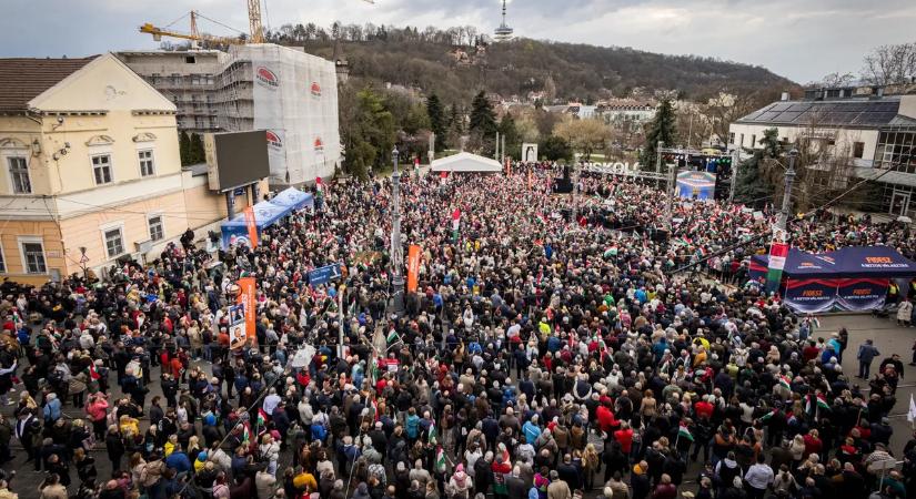 Újabb fotók jöttek, ilyen elképesztő siker az országjárás miskolci állomása