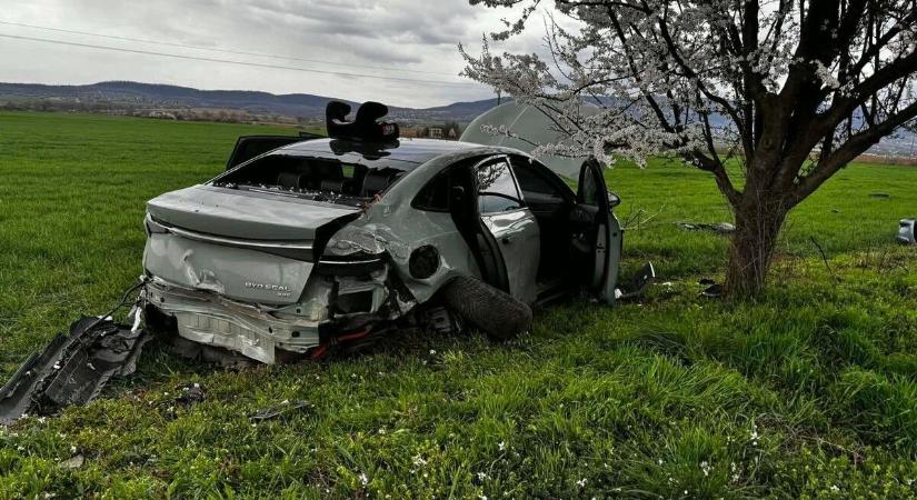 Nagy baleset Pécs közelében, rommát tört egy BYD SEAL