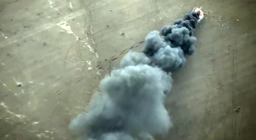 Sorra szedik le az ukránok az orosz helikoptereket, hátborzongató felvételeken az embervadászat