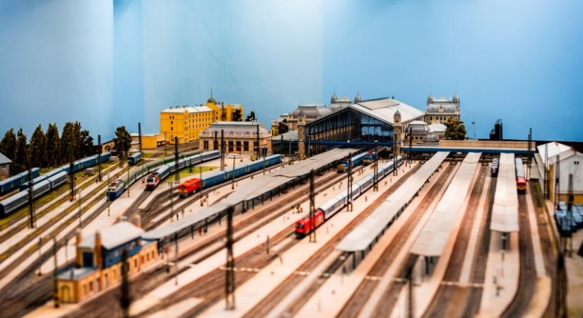 Hírmozaik-március 21.