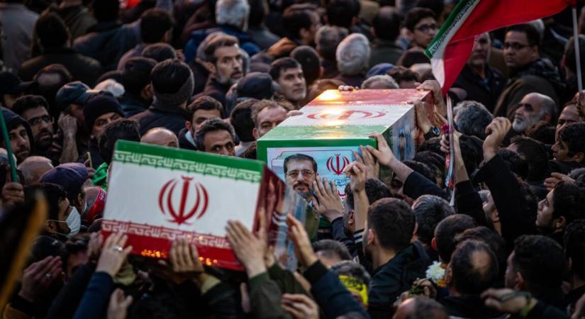 Irán 19-re lapot húzott – úgy lövi a rakétákat, mintha nem lenne holnap