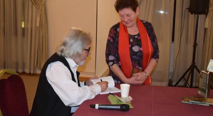 Időbe zárt történek - Tóth László időkbe és szavakba öntött álmodozásai