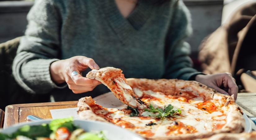 Ezt add a mirelit pizzához, hogy sokkal finomabb legyen