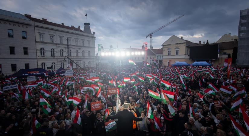 Orbán Viktor Miskolcon: Ne a kockázat, hanem a biztos választás mellett szavazzunk!