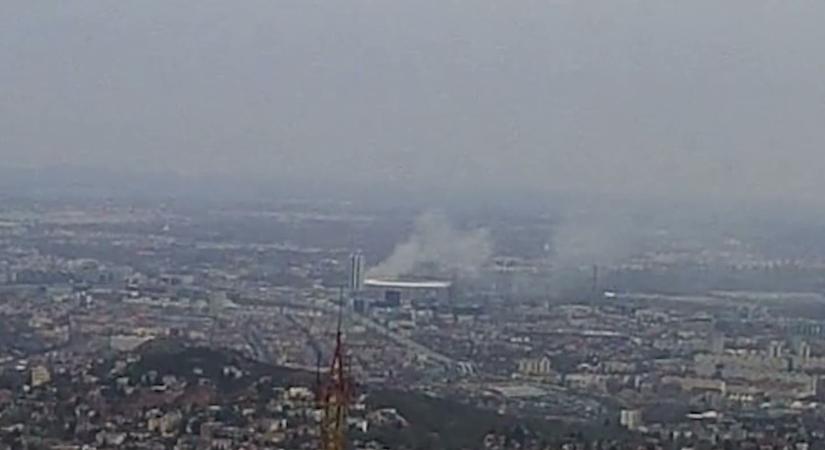 Tűz ütött ki az Atlétikai Stadion közelében