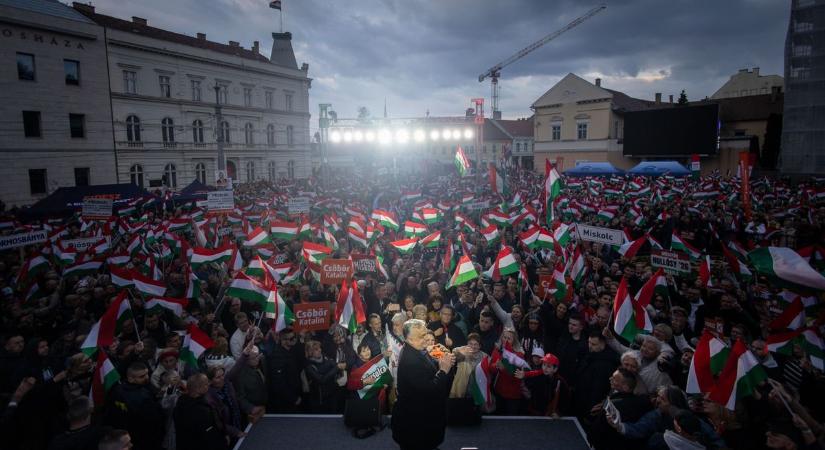 Orbán Viktor Miskolcon: Ne a kockázat, hanem a biztos választás mellett szavazzunk április 12-én!