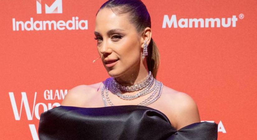 Lékai-Kiss Ramóna a gála közben cserélte dögös átlátszóra a szép estélyijét: átöltözött a Glamour-gála alatt