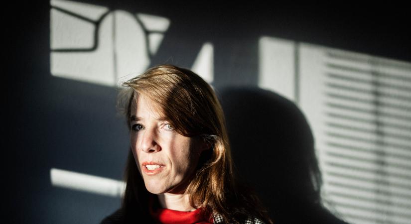 Eva Meijer új regényéből megtudhatjuk, hogyan működik egy vészhelyzetben lévő ország