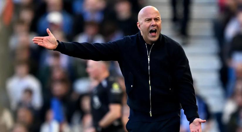 Arne Slot kiakadt, Marco Rossinak üzent a Liverpool edzője