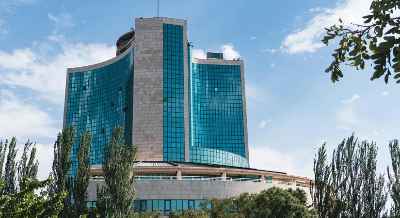 Itt az új iráni bankjegy: a 10 millió riálos – kitalálja hány forintot ér?