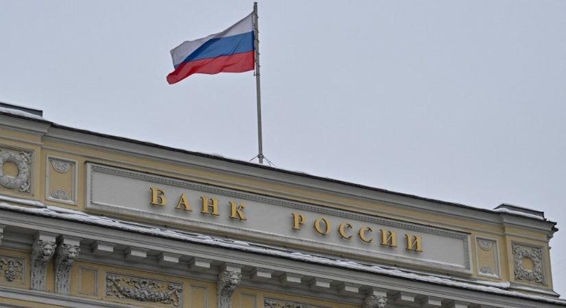 Az orosz jegybank átvágta a gordiuszi csomót: zuhan a rubel árfolyama, miközben csökkent az infláció